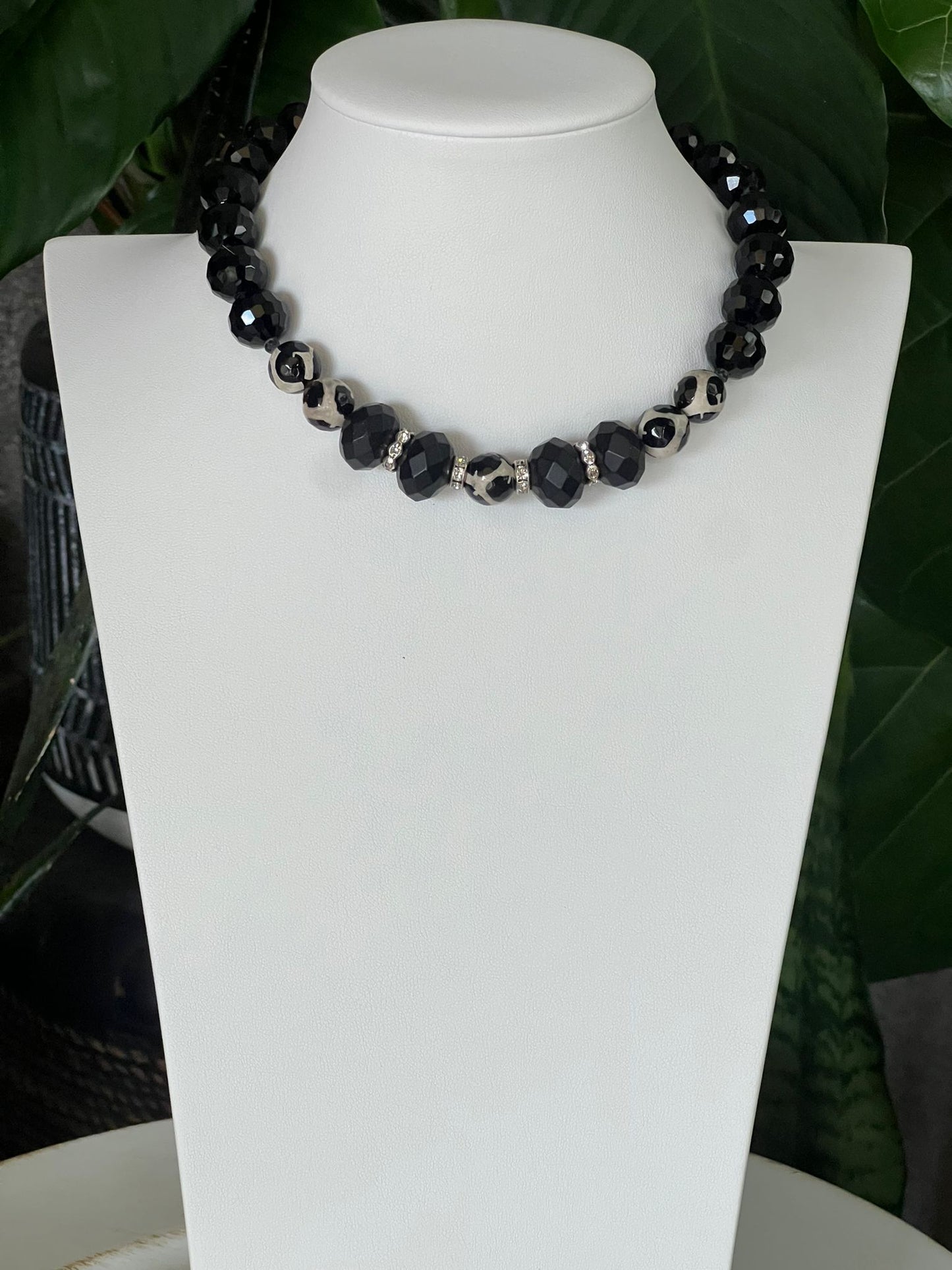 Meryl Choker